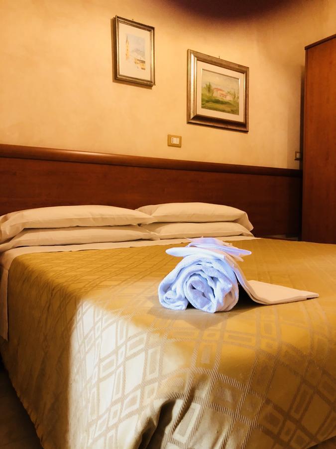 Hotel Casarola - Trigoria Castel di Decima Eksteriør billede