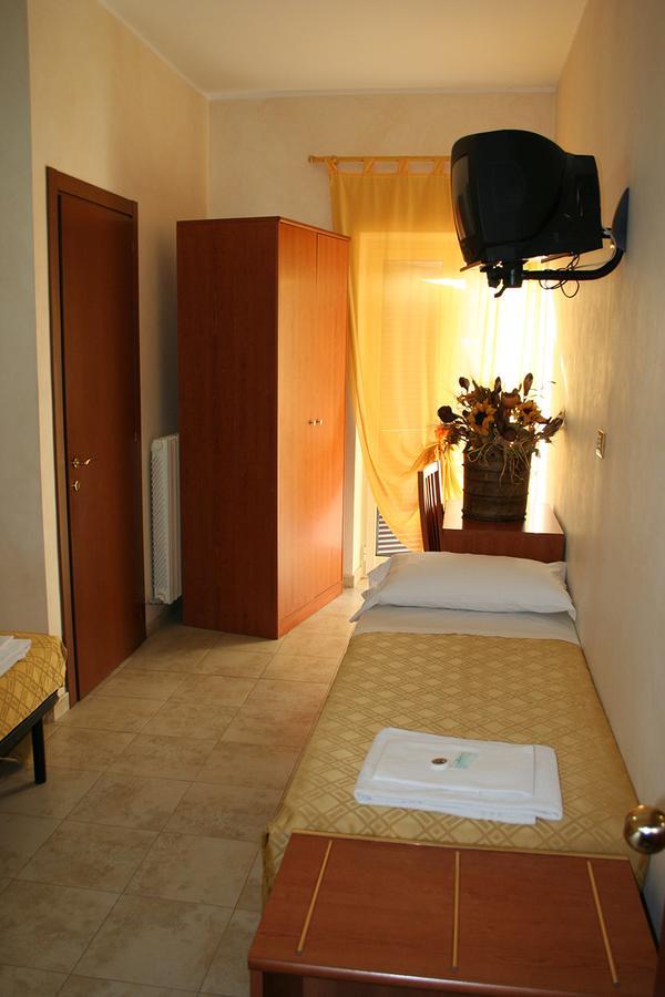 Hotel Casarola - Trigoria Castel di Decima Eksteriør billede