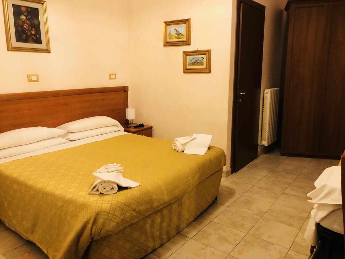 Hotel Casarola - Trigoria Castel di Decima Eksteriør billede